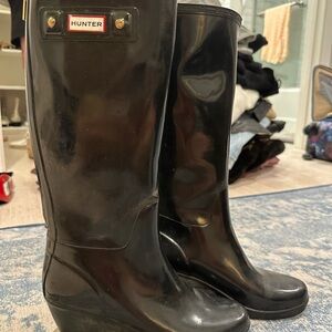Hunter Women's Glossy Black Wedge Rain Boots